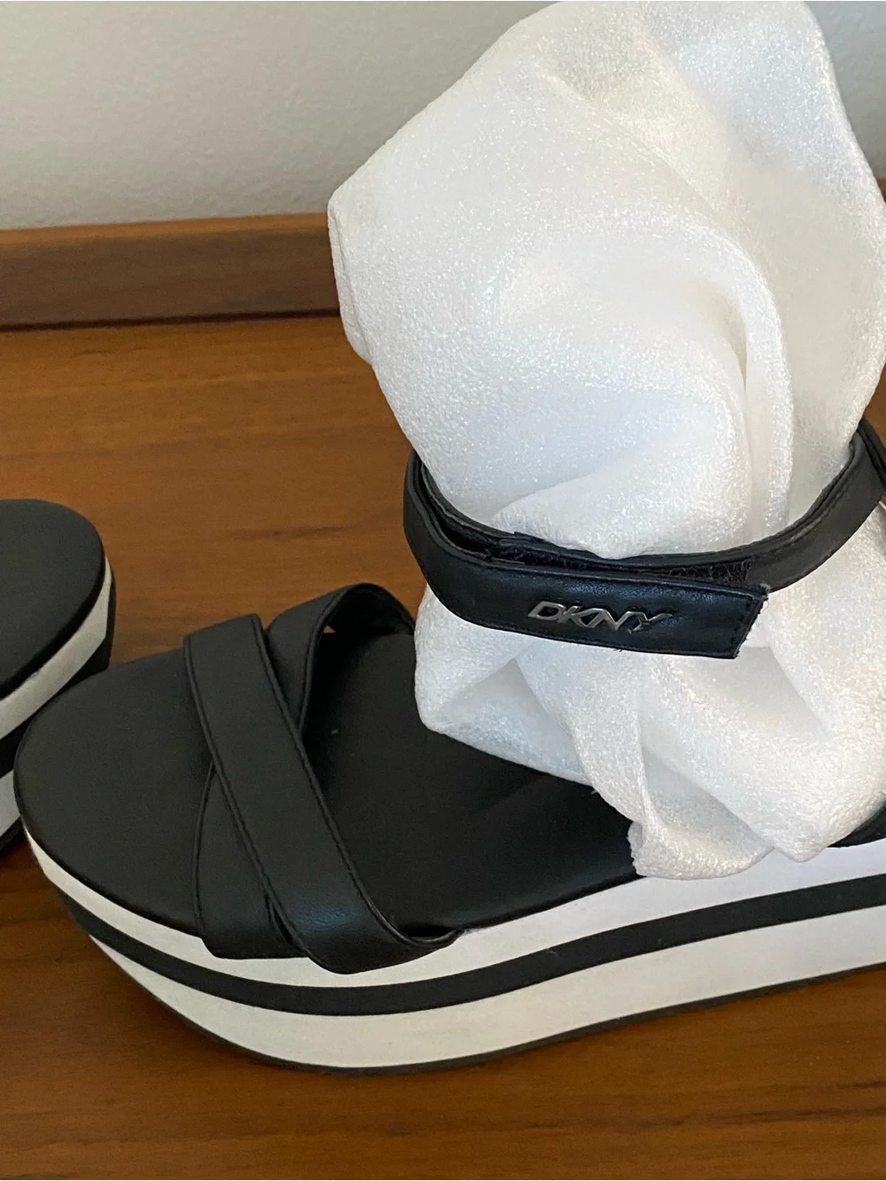 DKNY Black & White Leather Platform Sandals Ankle Strap